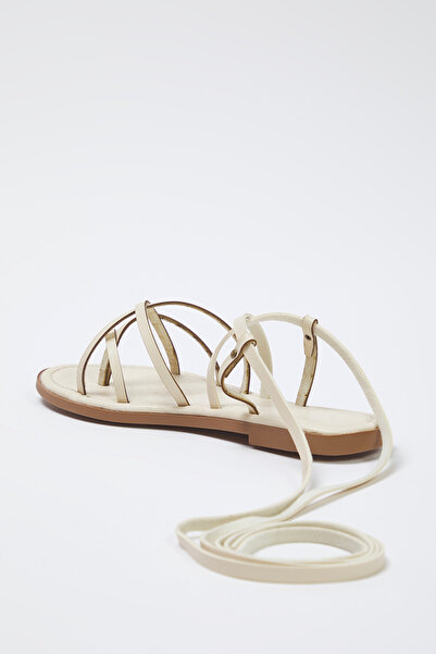 TRENDYOL SHOES Béžové kotníkové páskové žabky dámské sandály TAKSS25SD00021