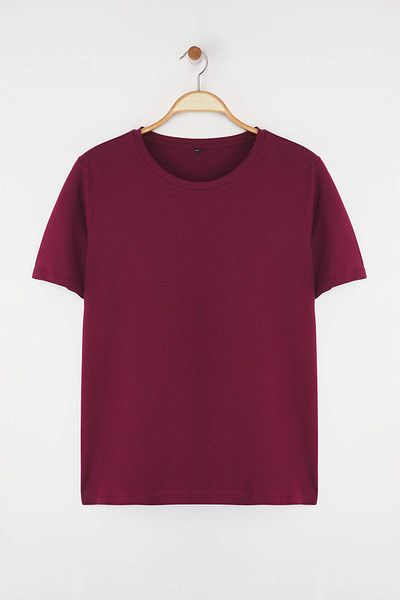 Trendyol Curve Burgunderrot, reguläre Passform, Basic-T-Shirt mit Rundhalsausschnitt, 100 % Baumwolle, gestrickt, große Größe TBBSS22TS0733
