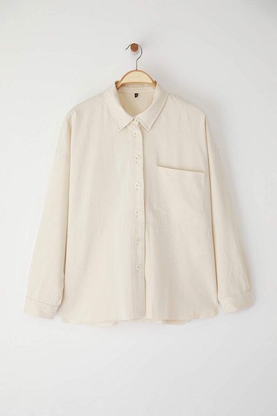 Trendyol Curve Beige Regular Gabardine Jacket with Lace Detail on the Back and Pockets
