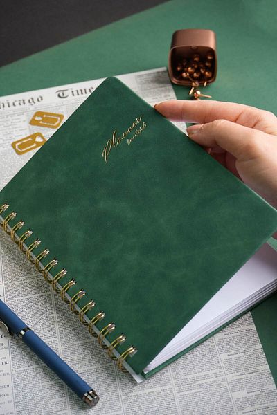 Victoria's Journals Веган недатиран планер английски A5 100 гр. 176 страници