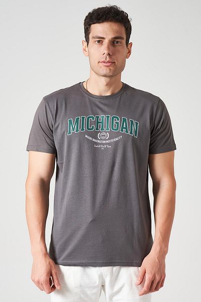 TENA Ανδρικό μπλουζάκι με στάμπα MICHIGAN με καπνιστή λαιμόκοψη