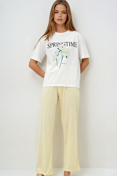 VAGGON Women's Butter Yellow Crew-Neck Printed T-shirt And Pajama Set With Solid Color Pants Pjmx13883