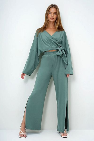 VAGGON Women's Green Double Breasted Collar Tie Blouse and Slit Loose Cut Trousers Set Vgn-X11422