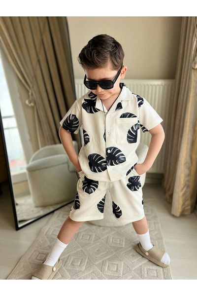 Ladin Store Комплект от долна и горна част на тениска и шорти за момчета с щампа от палми, нов сезон