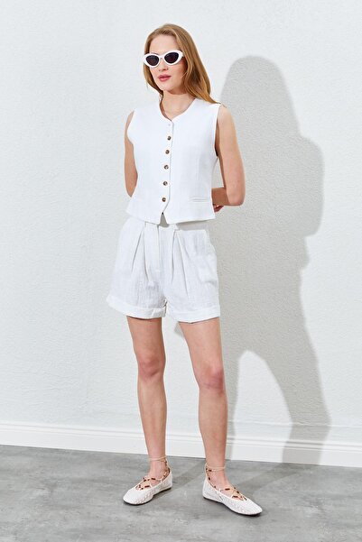 TENA Women's Ecru Double Leg Linen Shorts