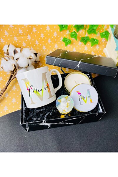 Gift Moda Kişiye Özel Harf Tasarımlı Kupa Kokulu Tenek Mum Ve Altınyaldızlı Melek Kar Küresi Set
