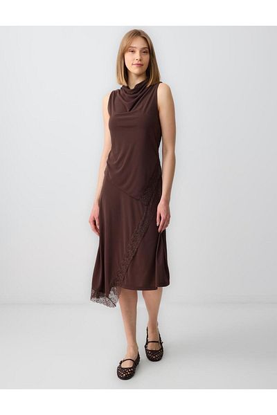 Jimmy Key Bitter Coffee Draped Collar Sleeveless Lace Detailed Knitted Blouse