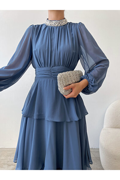 Swan Woman Βραδινό φόρεμα με λεπτομέρεια με βολάν