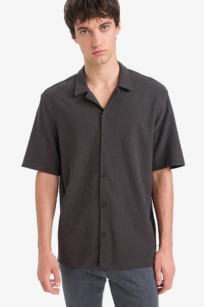 DeFacto Relax Fit Apaş Collar Ελαφρύ ύφασμα καλοκαιρινό κοντομάνικο πουκάμισο F2838ax25sp