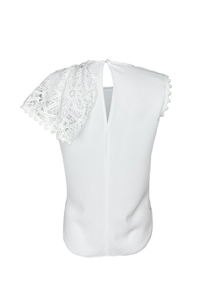 KAMEYA Ecru Blouse with Lace Detail