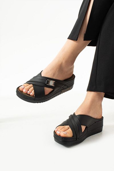 AlbiShoes Lina Women's Anatomical Flexible Shiny Stone Buckle Cross Stripe Comfort Comfortable Daily Mother Slippers