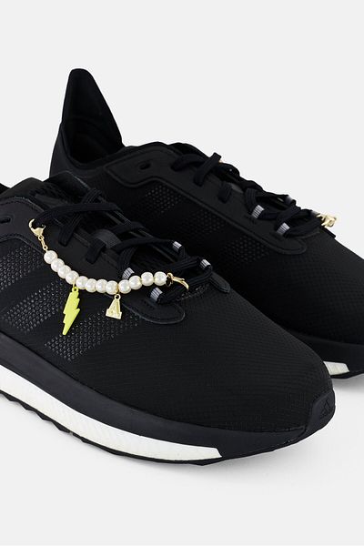 adidas Men Avryn Lace Up Outdoor Shoes, Black