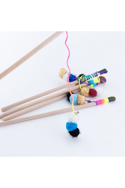 Bimotif Wooden Handle Cat Play Fishing Rod with Pompom 1 Piece (Mix Color)