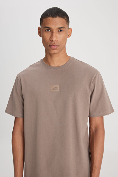 Lee L22200155 Kahverengi Lose Fit Bisiklet Yaka Erkek %100 Pamuklu T-shirt