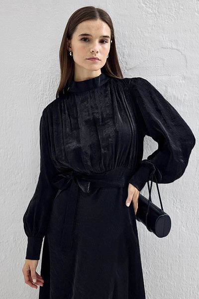 Hooopstore Jasmine Shiny Textured Black Dress