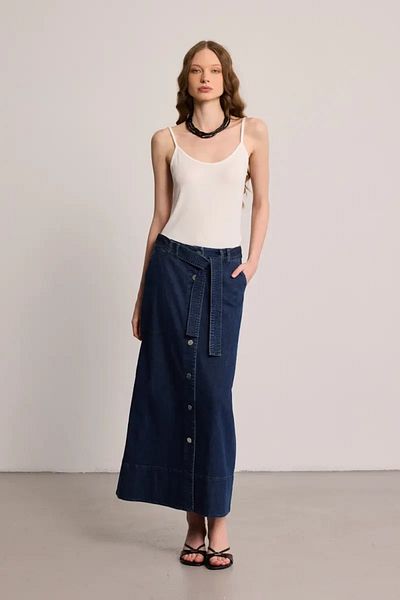 Gusto Fusta lungă din denim cu centură - albastru