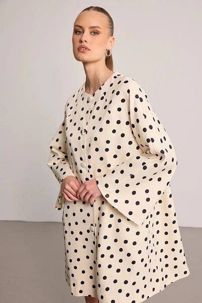 Gusto Dotted Satin Kaftan - Ecru