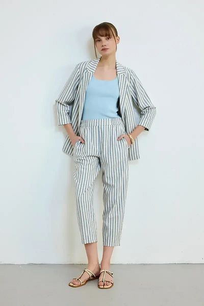Gusto Pantaloni cu textura de in cu dungi albastre