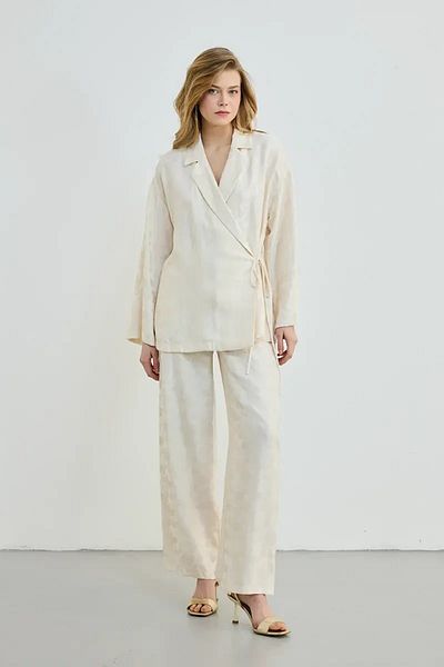 Gusto Jacquard Patterned Kimono - Ecru