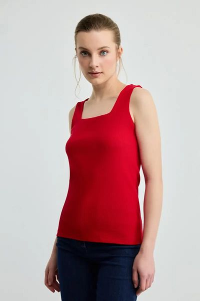Gusto Square Collar Cotton Undershirt - Red