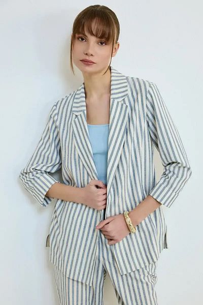 Gusto Jachetă albastră Zimci - Model confortabil cu centură