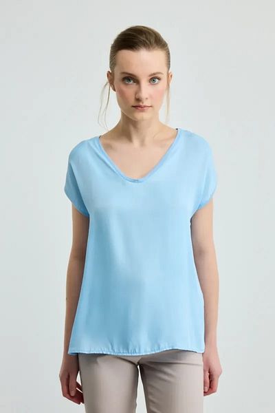 Gusto Tricou albastru din satin cu decolteu în V