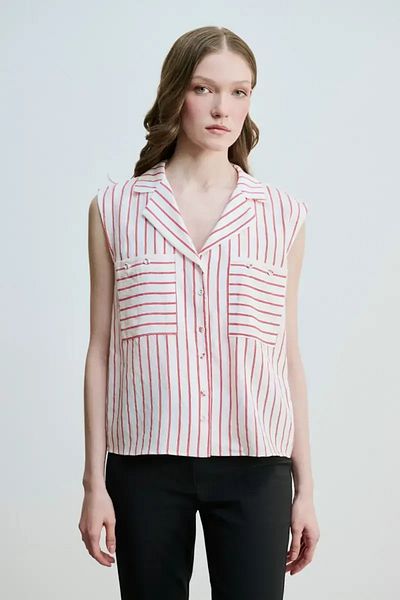 Gusto Red Sleeveless Shirt