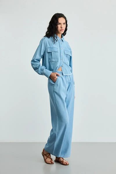 Gusto Pantaloni largi din denim - albastru