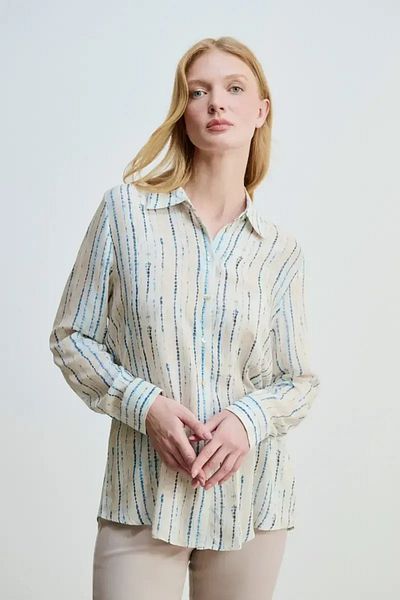 Gusto Seria Blue Shirtless: Model de linie cu textura moale