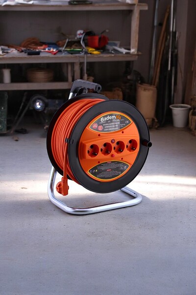 Badem10 Makaralı Cca Uzatma Kablosu 3x2.5 Mm 50 Metre Termal Sigortalı 4 Prizli Monofaze Plastik Seyyar