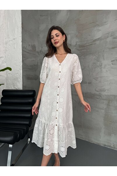 Elif Özbey Butik Beyaz Boydan Düğmeli Fisto Elbise