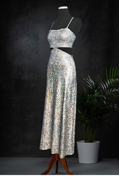 Due Stelle Sırt Dekolteli Hologram Yırtmaçlı Uzun Elbise – Likralı Şık Gece, Mezuniyet ve Davet Elbisesi