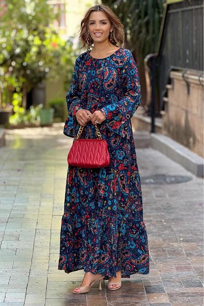 Nevin Kaya Moda Rochie Madonna cu modele cu șal de culoare albastră