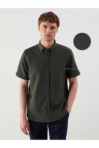 LC Waikiki Ανδρικό πουκάμισο με υφή LCWAIKIKI Classic Regular Fit με κοντό μανίκι ποπλίνα (S5)
