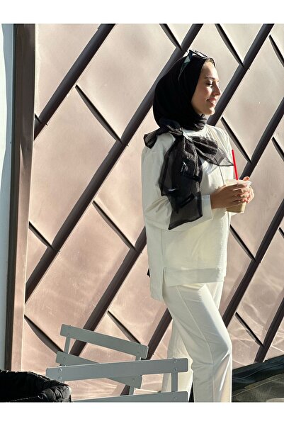 Meralles White Suit with Bow Detail - T-Shirt