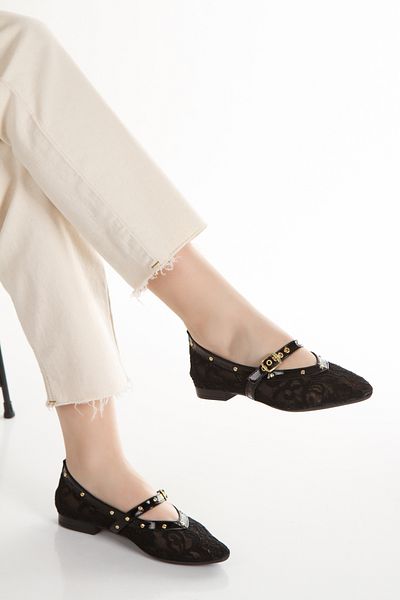 UYEGE Times Series Lace Low Heel Daily Use Ballerina Shoes