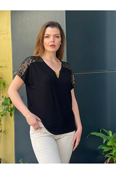 EMZAGİYİM Bluz with Collar Accessory Detail