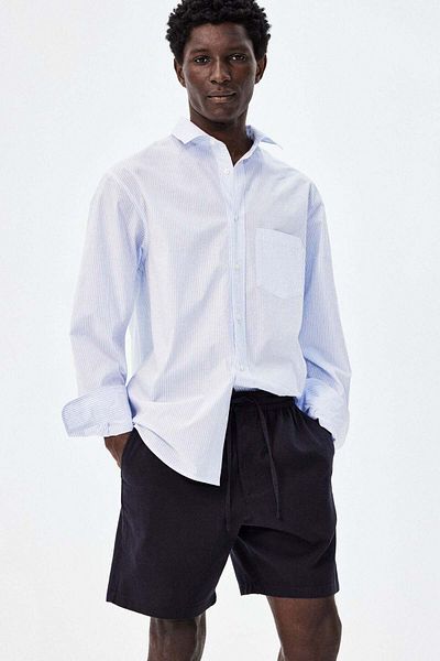 H&M شورت بقصّة عادية مصنوع من مزيج الكتان