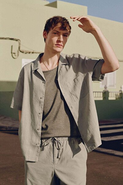 H&M Regular Fit Short-sleeved linen-blend shirt