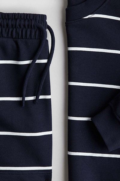 H&M 2-piece sweatshirt and shorts set