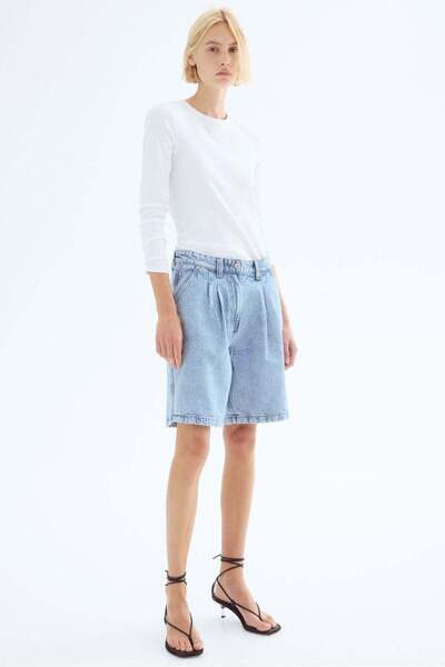 H&M Pleated denim shorts