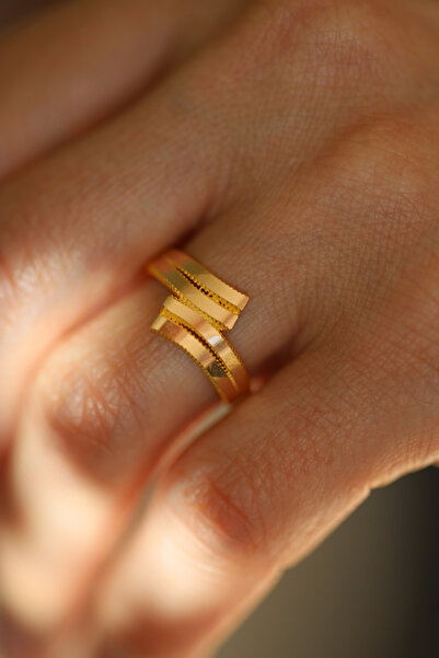 Yenigün Kuyumculuk 14 Ayar Altın Ajda Desenli Çapraz Yüzük