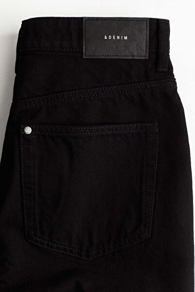 H&M شورت جينز يصل إلى الركبة