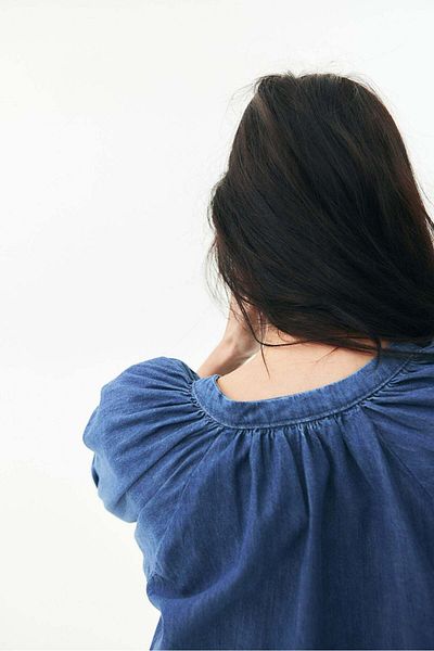 H&M Balloon-sleeved denim blouse