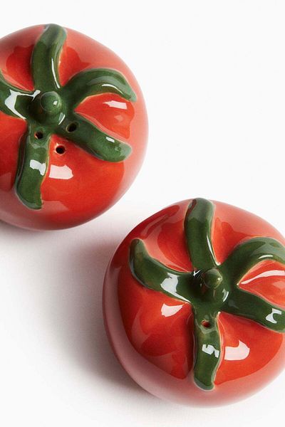 H&M Salt and pepper shakers