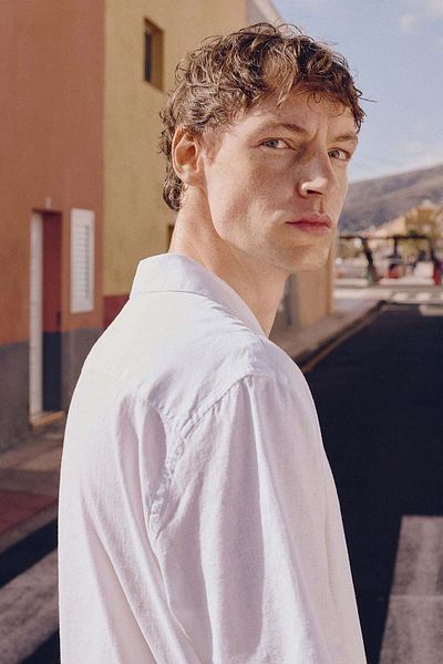 H&M Regular Fit Short-sleeved linen-blend shirt