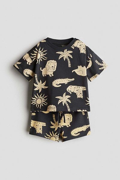 H&M 2-piece T-shirt and shorts set