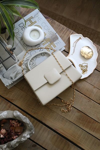 Moom Bag Γυναικεία κρεμ τετράγωνη αγκράφα Αξεσουάρ Βραδινό φόρεμα Τσάντα ώμου με πέτρινη λαβή