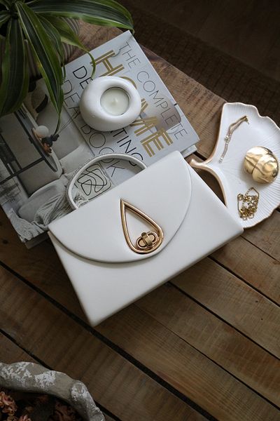 Moom Bag Γυναικεία τσάντα ώμου βραδινό φόρεμα με λευκή σταγόνα αξεσουάρ και πέτρινη λαβή