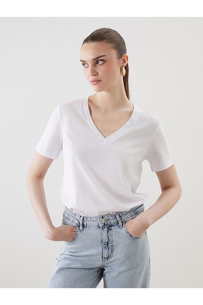 LC Waikiki Γυναικείο T-Shirt με λαιμόκοψη V